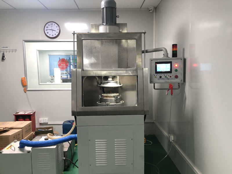 يستخدم قسم الطحن في WTS أحدث آلة طحن وطحن الطائرة CNC SXM350A